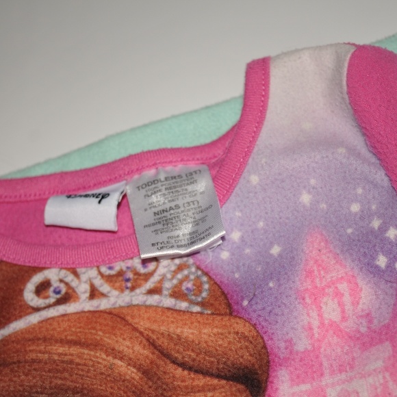Frozen / Ella 3T & 4T PJ's 4126 - Picture 3 of 6
